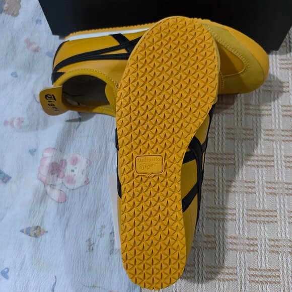 Onitsuka Tiger Yellow Casual Shoes - Picture 6 of 7